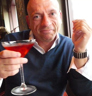 Mark Leslie w Negroni.JPG